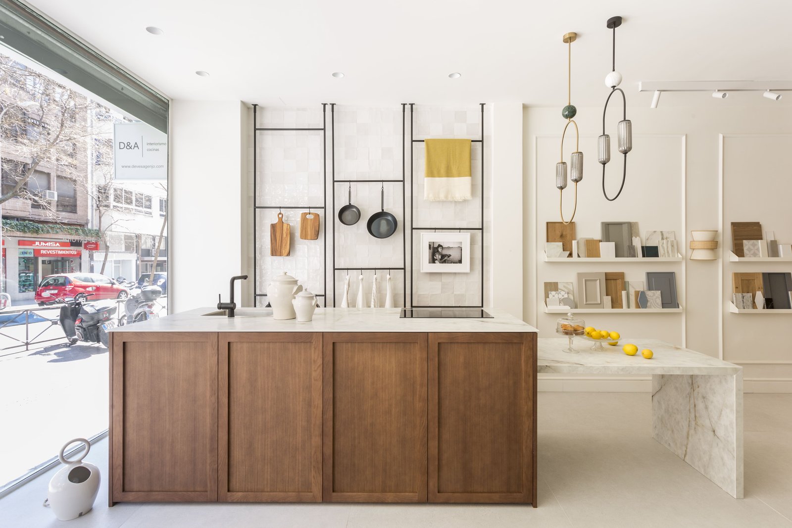 Descubre nuestro showroom de interiorismo y encuentra la inspiración que necesitas para transformar tu hogar.